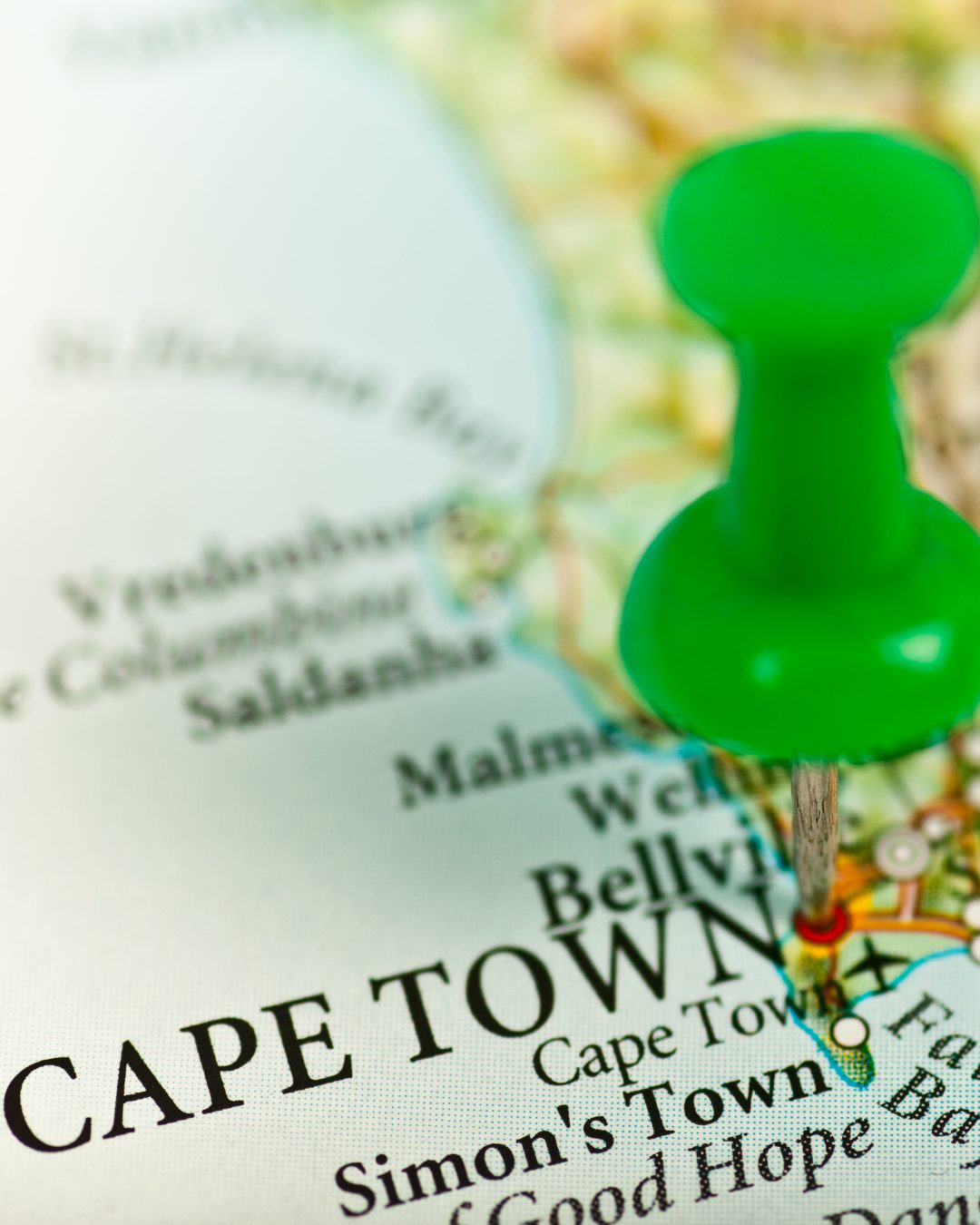 Green pin marking Cape Town on a map
